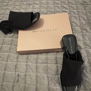 COPY - Gorgeous Spring/Summer Black Shoes Size 9.5. New in Box. Don’t miss out!